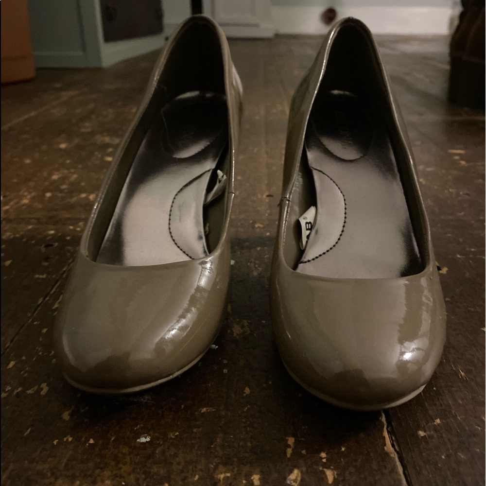 Pumps - Picture 5 of 6